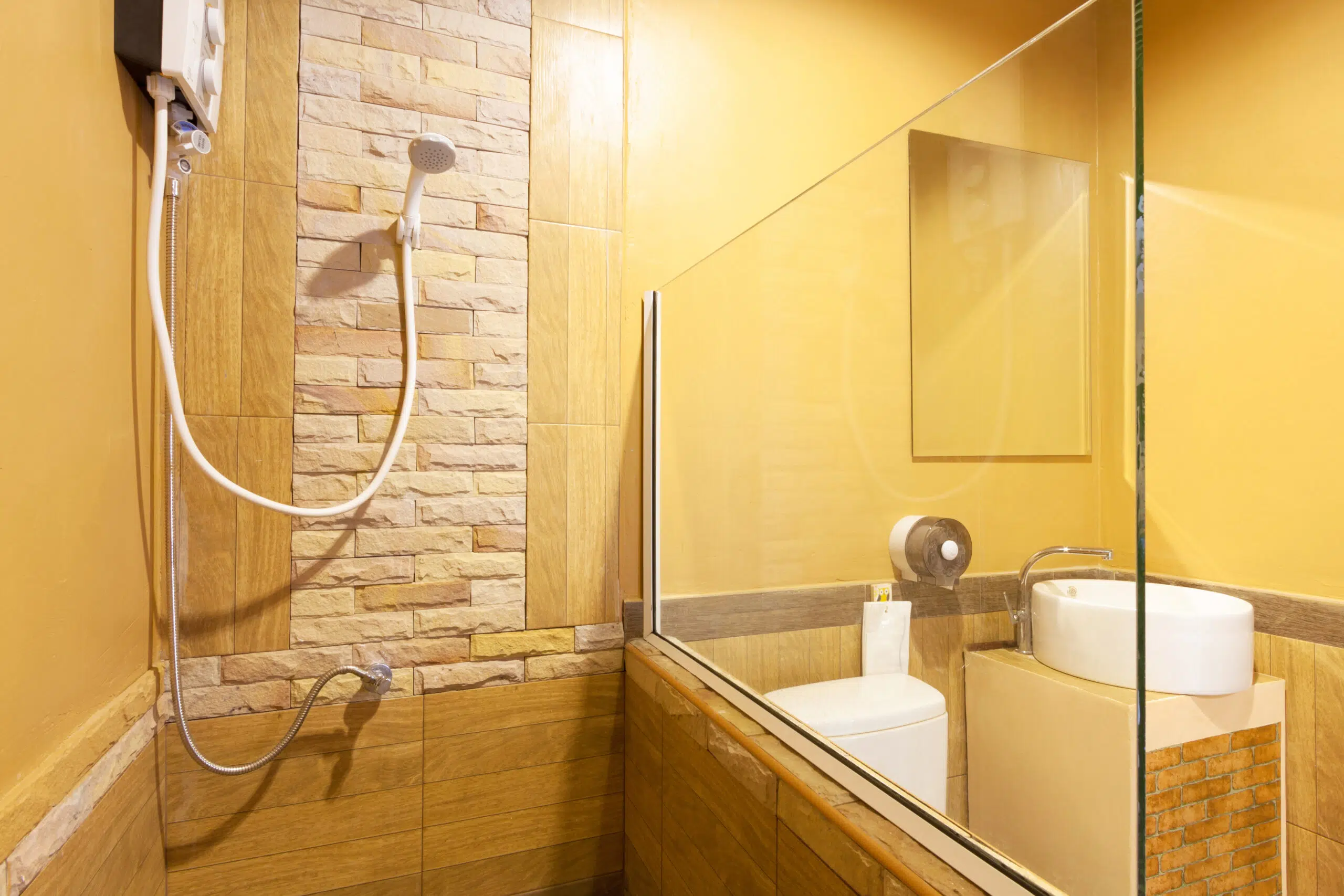 Cabina de dus, solutie pentru o baie mica