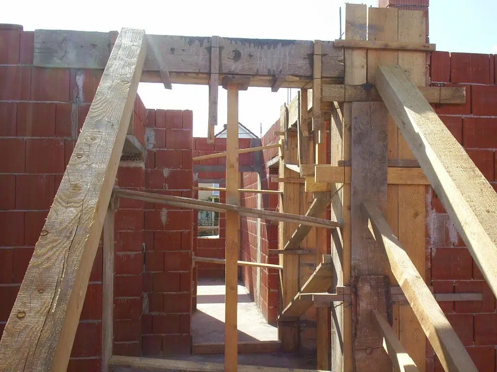 Constructie Casa la rosu