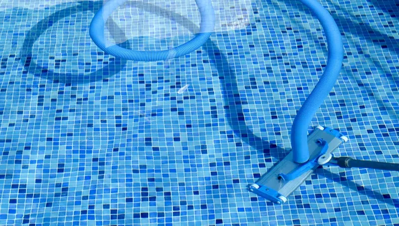 Aspirator curatat piscină