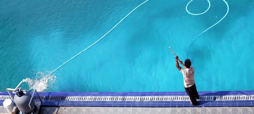 Curățare piscină