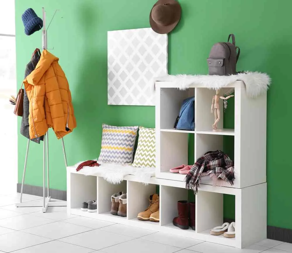 Dressing modern in hol