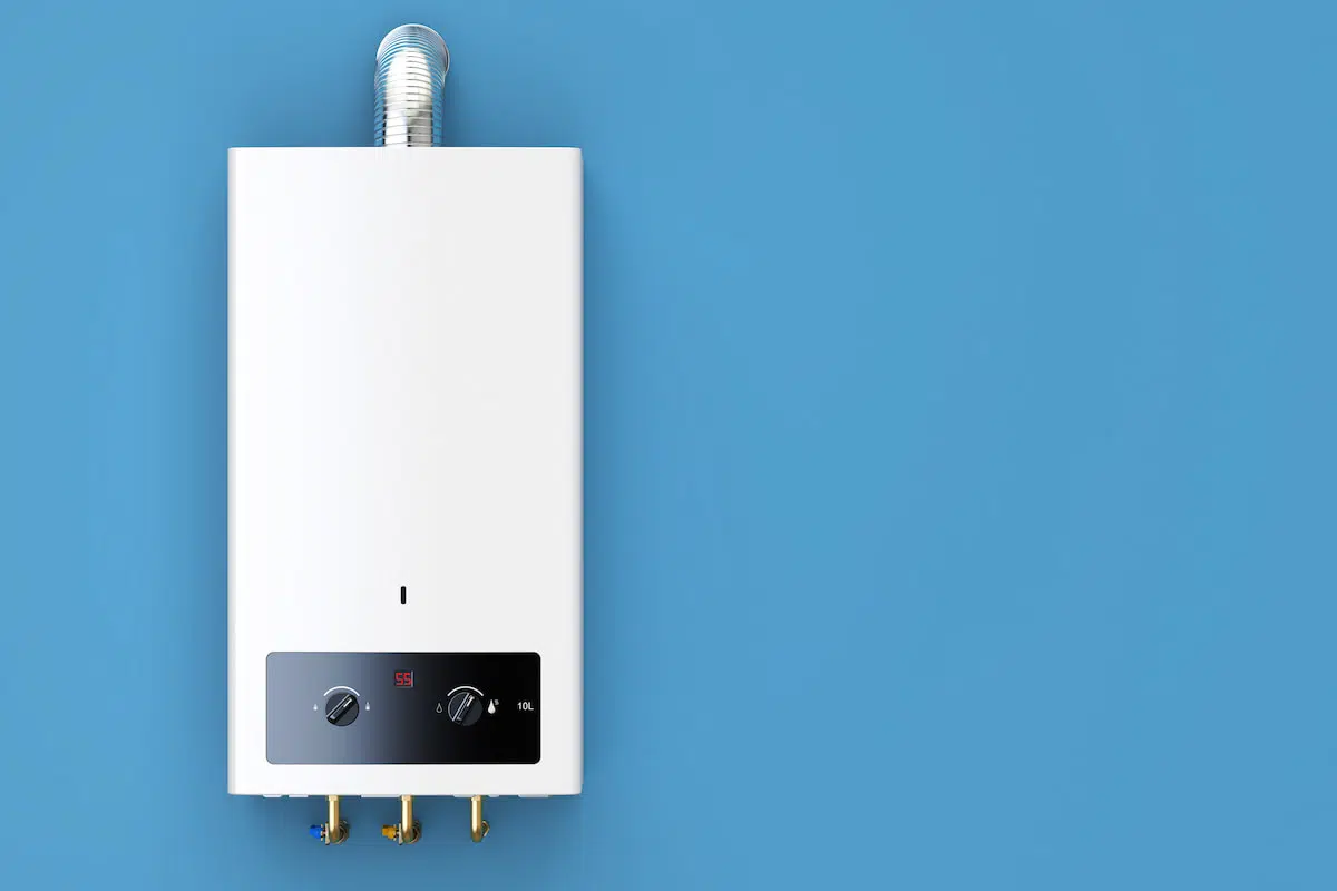 3. Boiler sau instant electric - un instant pe gaz sau GPL montat pe un perete