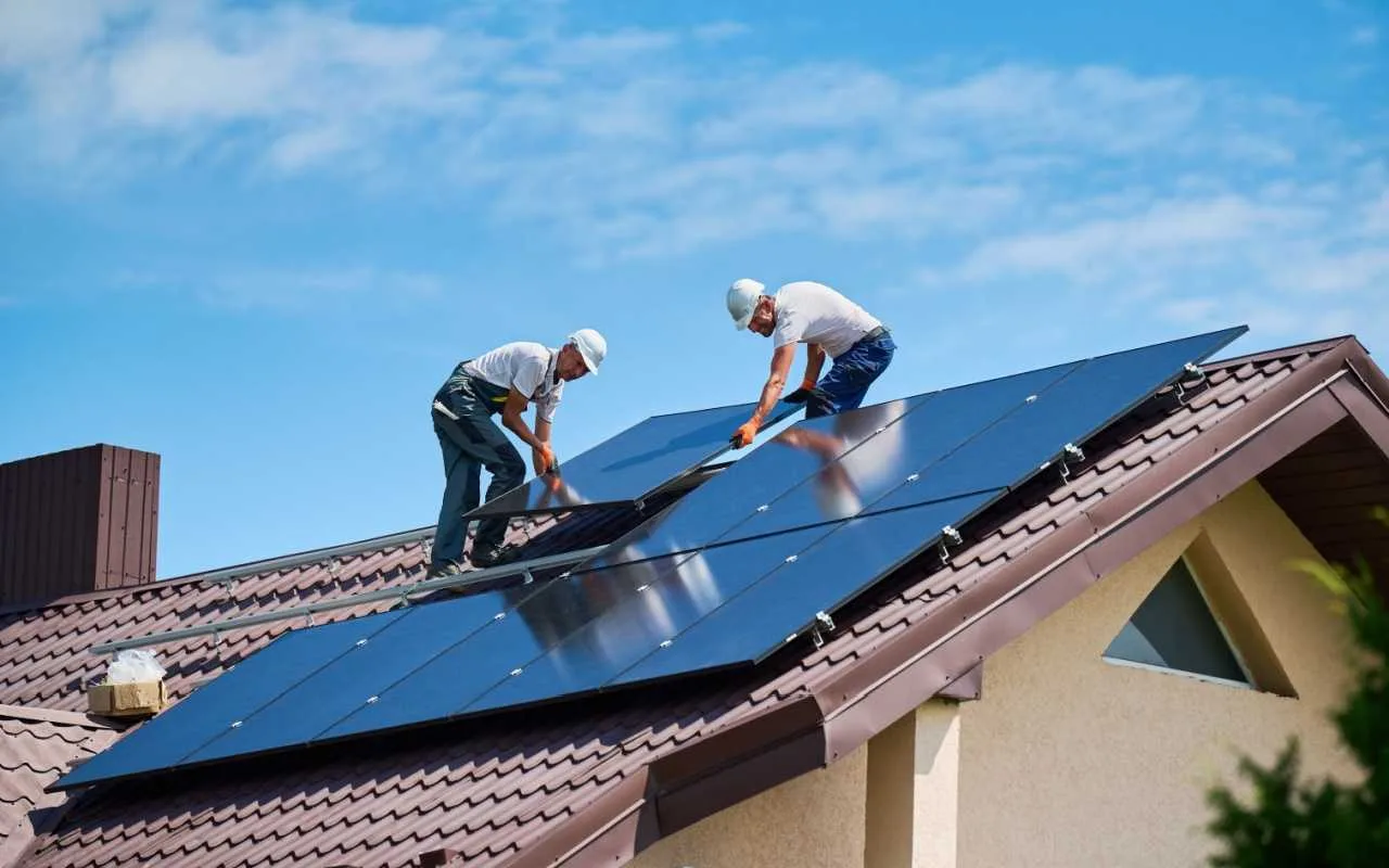 1. Greutatea panourilor fotovoltaice un factor important în instalare - romstal.ro