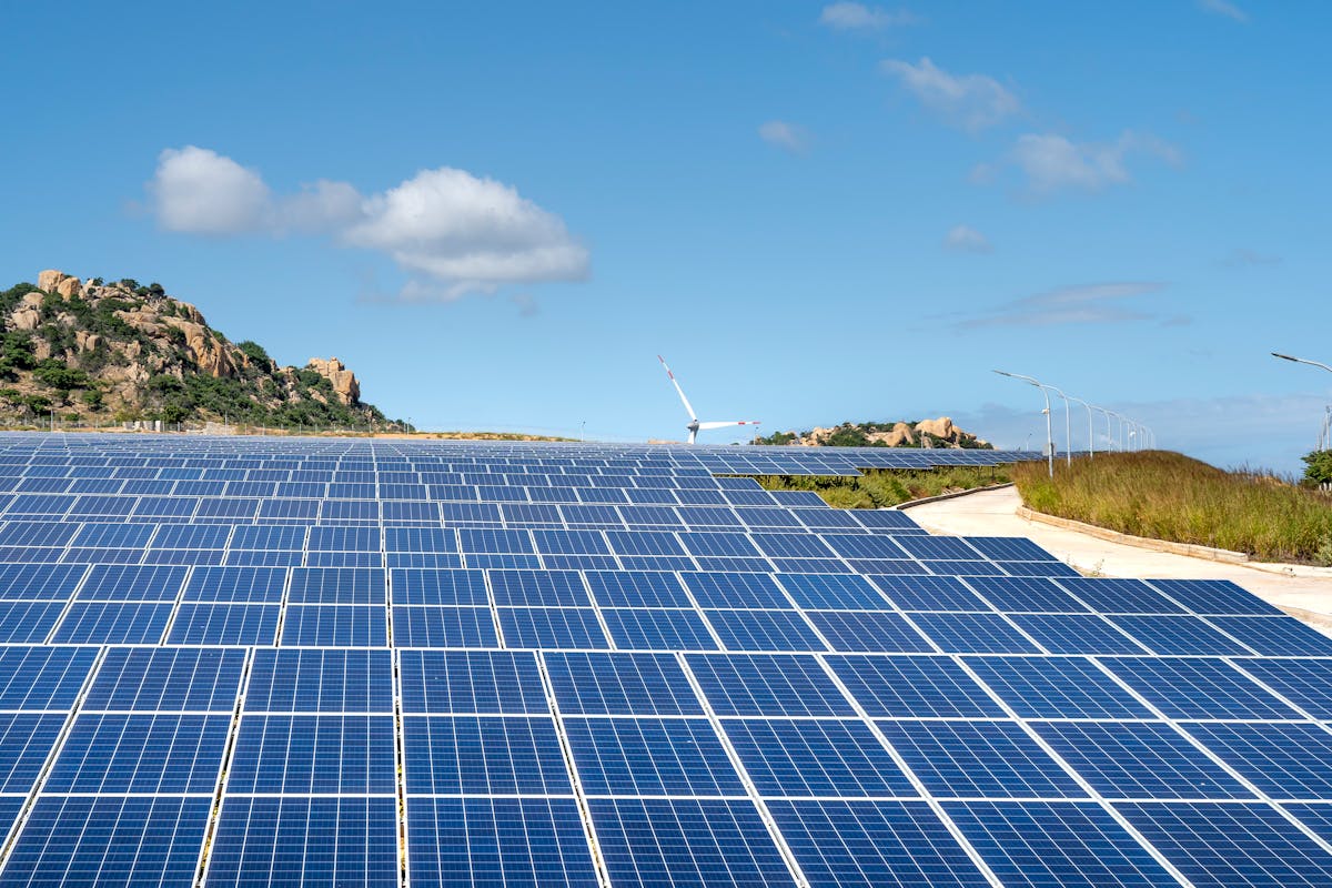 Energia solară - avantajele și dezavantajele în România - romstal.ro